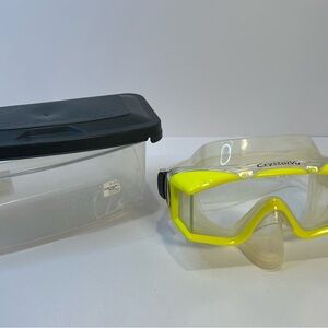 ScubaPro Crystal Vu Mask Yellow With Case Possibly Vintage